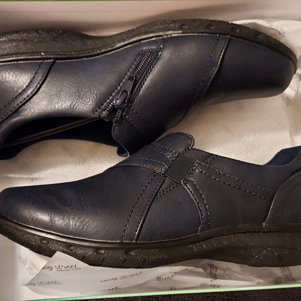 Easy Street Black Leather Loafers Slip-On Comfort Size 9 Womens